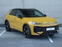 Volkswagen T-Roc R-Line First Edition 1.5 eTSI 150 PK | LED Matrix | Panoramadak | Trekhaak | Black Style | Electrische achterklep |