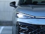 Volkswagen T-Roc R-Line First Edition 1.5 eTSI 150 PK | Trekhaak | Matrix-Led | Panoramadak | Navigatie | 360 camera |