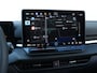 Volkswagen T-Roc R-Line First Edition 1.5 eTSI 150 PK | Trekhaak | Matrix-Led | Panoramadak | Navigatie | 360 camera |