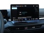 Volkswagen T-Roc R-Line First Edition 1.5 eTSI 150 PK | Trekhaak | Matrix-Led | Panoramadak | Navigatie | 360 camera |
