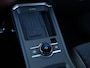 Volkswagen T-Roc R-Line First Edition 1.5 eTSI 150 PK | Trekhaak | Matrix-Led | Panoramadak | Navigatie | 360 camera |
