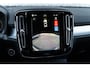 Volvo XC40 2.0 B4 Plus Dark | Trekhaak | Harman Kardon Audio | Achteruitrijcamera | Parkeersensoren | Keyless Entry | Elektrische Achterklep | Elektrisch Verstelbare Voorstoelen | Stoelverwarming | Google Navigatie | Apple Carplay | Android Auto | Lichtmetalen Velgen 18 inch