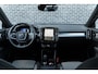 Volvo XC40 2.0 B4 Plus Dark | Trekhaak | Harman Kardon Audio | Achteruitrijcamera | Parkeersensoren | Keyless Entry | Elektrische Achterklep | Elektrisch Verstelbare Voorstoelen | Stoelverwarming | Google Navigatie | Apple Carplay | Android Auto | Lichtmetalen Velgen 18 inch