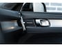 Volvo XC40 2.0 B4 Plus Dark | Trekhaak | Harman Kardon Audio | Achteruitrijcamera | Parkeersensoren | Keyless Entry | Elektrische Achterklep | Elektrisch Verstelbare Voorstoelen | Stoelverwarming | Google Navigatie | Apple Carplay | Android Auto | Lichtmetalen Velgen 18 inch