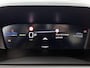 Peugeot e-2008 SUV EV Allure Avantage 54 kWh 156pk | Accu 98% | Lage kilometerstand! | 406km WLTP Actieradius | Navigatie | 360° Camera | Climate Control | Adaptieve Cruise Control | Parkeersensoren v+a | Dodehoeksensor | Keyless | Draadloze Apple Carplay / Android Auto + telefoonlader | Digitaal instrumentenpaneel | Armsteun | Elektrisch inklapbare spiegels | DAB+ radio | Led koplampen | Donker getint glas | 17" lichtmetalen velgen |