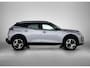 Peugeot e-2008 SUV EV Allure Avantage 54 kWh 156pk | Accu 98% | Lage kilometerstand! | 406km WLTP Actieradius | Navigatie | 360° Camera | Climate Control | Adaptieve Cruise Control | Parkeersensoren v+a | Dodehoeksensor | Keyless | Draadloze Apple Carplay / Android Auto + telefoonlader | Digitaal instrumentenpaneel | Armsteun | Elektrisch inklapbare spiegels | DAB+ radio | Led koplampen | Donker getint glas | 17" lichtmetalen velgen |
