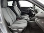 Peugeot e-2008 SUV EV Allure Avantage 54 kWh 156pk | Accu 98% | Lage kilometerstand! | 406km WLTP Actieradius | Navigatie | 360° Camera | Climate Control | Adaptieve Cruise Control | Parkeersensoren v+a | Dodehoeksensor | Keyless | Draadloze Apple Carplay / Android Auto + telefoonlader | Digitaal instrumentenpaneel | Armsteun | Elektrisch inklapbare spiegels | DAB+ radio | Led koplampen | Donker getint glas | 17" lichtmetalen velgen |
