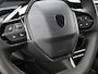Peugeot e-2008 SUV EV Allure Avantage 54 kWh 156pk | Accu 98% | Lage kilometerstand! | 406km WLTP Actieradius | Navigatie | 360° Camera | Climate Control | Adaptieve Cruise Control | Parkeersensoren v+a | Dodehoeksensor | Keyless | Draadloze Apple Carplay / Android Auto + telefoonlader | Digitaal instrumentenpaneel | Armsteun | Elektrisch inklapbare spiegels | DAB+ radio | Led koplampen | Donker getint glas | 17" lichtmetalen velgen |