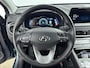 Hyundai Kona COMFORT 64 kWh <| PDC | 3 FASE | WARMTEPOMP | CAMERA | CLIMA | CRUISE ADAPT. | NAVI | APPLE CAR PLAY & ANDROID AUTO |