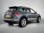 Volkswagen Tiguan 1.5 TSI Comfortline Business 130 PK | R-Line exterieur | Panoramadak | Navigatie | Climate Control | Parkeersensoren | Apple Carplay | Android Auto | 19"Lichtmetalen velgen |