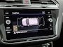 Volkswagen Tiguan 1.5 TSI Comfortline Business 130 PK | R-Line exterieur | Panoramadak | Navigatie | Climate Control | Parkeersensoren | Apple Carplay | Android Auto | 19"Lichtmetalen velgen |