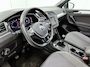 Volkswagen Tiguan 1.5 TSI Comfortline Business 130 PK | R-Line exterieur | Panoramadak | Navigatie | Climate Control | Parkeersensoren | Apple Carplay | Android Auto | 19"Lichtmetalen velgen |
