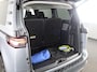 Volkswagen ID. Buzz Pro Bulli Limited Edition 86 kWh LWB 286 pk | 7-persoons | Rondomzicht camera | 21 Inch | Elektr. achterklep | Matrix LED koplampen | Parkeersensoren (Park assist)
