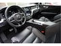 Volvo XC60 2.0 T6 Plug-in hybrid AWD Ultra Black Edition R-Design | Panoramadak | Trekhaak | 360 camera | Adaptive+Lane | Harman Kardon | 21inch | Dealer onderhouden Recharge