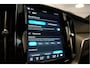 Volvo XC60 2.0 T6 Plug-in hybrid AWD Ultra Black Edition R-Design | Panoramadak | Trekhaak | 360 camera | Adaptive+Lane | Harman Kardon | 21inch | Dealer onderhouden Recharge
