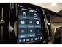 Volvo XC60 2.0 T6 Plug-in hybrid AWD Ultra Black Edition R-Design | Panoramadak | Trekhaak | 360 camera | Adaptive+Lane | Harman Kardon | 21inch | Dealer onderhouden Recharge