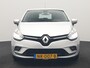Renault Clio 1.2 TCe Intens 119pk Automaat | Camera | Keyless | Alcantara Sportstoelen Verwarmd | Cruise Control | LED Koplampen | DAB | Navigatie | Park Assist | 16"L.M