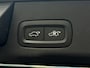 Volvo XC60 2.0 T6 Plug-in hybrid AWD Plus Bright | Pano | Trekhaak | Long Range | Elektrische stoelen | Denimblauw | Pilot Assist