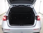 Mercedes-Benz A-klasse 180 Business Solution AMG | Trekhaak | Panoramaschuifdak | AMG Line Plus pakket | 19”AMG-velgen | Head-up display | Dodehoekassistent |