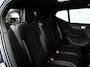 Volvo XC40 B4 Plus Dark | Panoramadak | 360° camera | Harman Kardon | Stoel- en stuurverwarming | Trekhaak
