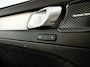 Volvo XC40 B4 Plus Dark | Panoramadak | 360° camera | Harman Kardon | Stoel- en stuurverwarming | Trekhaak