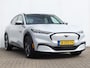 Ford Mustang Mach-E Extended RWD 98 kWh | SOH 94% | ADAPTIVE CRUISE | DODEHOEKDETECTIE | CAMERA | STUUR+STOEL+VOORRUITVERWARMING | PARKEERSENSOREN V+A | NAVI | APPLE CARPLAY / ANDROID AUTO | LMV 18" |