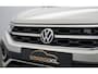 Volkswagen T-Roc 1.0 TSI R-Line Dealeronderh. / Stoelverwarming / Smartphone Integratie / Parkeerhulp voor- en achter / DAB+
