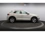 Volkswagen T-Roc 1.0 TSI R-Line Dealeronderh. / Stoelverwarming / Smartphone Integratie / Parkeerhulp voor- en achter / DAB+