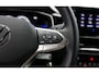 Volkswagen T-Roc 1.0 TSI R-Line Dealeronderh. / Stoelverwarming / Smartphone Integratie / Parkeerhulp voor- en achter / DAB+
