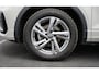Volkswagen T-Roc 1.0 TSI R-Line Dealeronderh. / Stoelverwarming / Smartphone Integratie / Parkeerhulp voor- en achter / DAB+