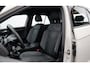 Volkswagen T-Roc 1.0 TSI R-Line Dealeronderh. / Stoelverwarming / Smartphone Integratie / Parkeerhulp voor- en achter / DAB+