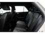 Volkswagen T-Roc 1.0 TSI R-Line Dealeronderh. / Stoelverwarming / Smartphone Integratie / Parkeerhulp voor- en achter / DAB+