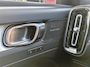 Volvo XC40 B4 211PK Plus Dark | BLIS | Trekhaak | 360 | H&K | Pano | Carplay | Elektr. Stoelen | ACC | Stoel/Stuur verwarming |