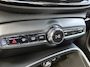 Volvo XC40 B4 211PK Plus Dark | BLIS | Trekhaak | 360 | H&K | Pano | Carplay | Elektr. Stoelen | ACC | Stoel/Stuur verwarming |