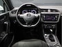 Volkswagen Tiguan 1.4 TSI ACT Comfortline Business R Line [SCHUIFKANTELDAK, APPLE CARPLAY, ANDROID, STOELVERWARMING, ADAPTIVE CRUISE CONTROL, DIGITAL DASH, CAMERA, PDC V+A, ELEKTRISCHE ACHTERKLEP, CLIMATE CONTROL, LED, BLUETOOTH, NIEUWSTAAT]