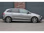 Mercedes-Benz B-klasse 250 e AMG Line | Panoramadak | Memory | Distronic | AMG Exclusief-pakket | Trekhaak | Surround Camera | Leder | Dodehoekassistent | Mutlibeam LED |