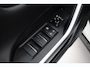 Toyota RAV4 2.5 Hybrid 2WD Bi-Tone | Trekhaak | Apple Carplay / Android Auto | Stoel-/stuurverwarming | Verwarmbare voorruit | Leder | LED | Parkeersensoren voor/achter | Camera | Keyless | Adaptive Cruise | Clima | 18 inch