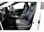 Toyota RAV4 2.5 Hybrid 2WD Bi-Tone | Trekhaak | Apple Carplay / Android Auto | Stoel-/stuurverwarming | Verwarmbare voorruit | Leder | LED | Parkeersensoren voor/achter | Camera | Keyless | Adaptive Cruise | Clima | 18 inch