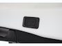 Toyota RAV4 2.5 Hybrid 2WD Bi-Tone | Trekhaak | Apple Carplay / Android Auto | Stoel-/stuurverwarming | Verwarmbare voorruit | Leder | LED | Parkeersensoren voor/achter | Camera | Keyless | Adaptive Cruise | Clima | 18 inch