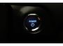 Toyota RAV4 2.5 Hybrid 2WD Bi-Tone | Trekhaak | Apple Carplay / Android Auto | Stoel-/stuurverwarming | Verwarmbare voorruit | Leder | LED | Parkeersensoren voor/achter | Camera | Keyless | Adaptive Cruise | Clima | 18 inch
