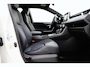 Toyota RAV4 2.5 Hybrid 2WD Bi-Tone | Trekhaak | Apple Carplay / Android Auto | Stoel-/stuurverwarming | Verwarmbare voorruit | Leder | LED | Parkeersensoren voor/achter | Camera | Keyless | Adaptive Cruise | Clima | 18 inch
