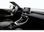 Toyota RAV4 2.5 Hybrid 2WD Bi-Tone | Trekhaak | Apple Carplay / Android Auto | Stoel-/stuurverwarming | Verwarmbare voorruit | Leder | LED | Parkeersensoren voor/achter | Camera | Keyless | Adaptive Cruise | Clima | 18 inch