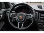Porsche Macan 2.0 / Trekhaak / Panoramadak / Camera / Adaptieve Stoelen / Luchtvering / 21'' / Bose / Sportchrono / CarPlay / Dodehoek / DAB / ACC