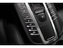Porsche Macan 2.0 / Trekhaak / Panoramadak / Camera / Adaptieve Stoelen / Luchtvering / 21'' / Bose / Sportchrono / CarPlay / Dodehoek / DAB / ACC