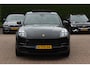 Porsche Macan 2.0 / Trekhaak / Panoramadak / Camera / Adaptieve Stoelen / Luchtvering / 21'' / Bose / Sportchrono / CarPlay / Dodehoek / DAB / ACC