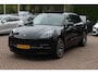 Porsche Macan 2.0 / Trekhaak / Panoramadak / Camera / Adaptieve Stoelen / Luchtvering / 21'' / Bose / Sportchrono / CarPlay / Dodehoek / DAB / ACC