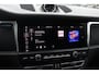 Porsche Macan 2.0 / Trekhaak / Panoramadak / Camera / Adaptieve Stoelen / Luchtvering / 21'' / Bose / Sportchrono / CarPlay / Dodehoek / DAB / ACC