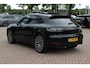 Porsche Macan 2.0 / Trekhaak / Panoramadak / Camera / Adaptieve Stoelen / Luchtvering / 21'' / Bose / Sportchrono / CarPlay / Dodehoek / DAB / ACC