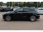 Porsche Macan 2.0 / Trekhaak / Panoramadak / Camera / Adaptieve Stoelen / Luchtvering / 21'' / Bose / Sportchrono / CarPlay / Dodehoek / DAB / ACC