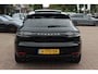 Porsche Macan 2.0 / Trekhaak / Panoramadak / Camera / Adaptieve Stoelen / Luchtvering / 21'' / Bose / Sportchrono / CarPlay / Dodehoek / DAB / ACC